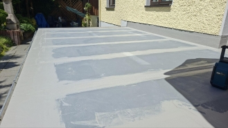 Terrasse_Grundierung_und_Anspachtelungen_EP-Moertel.jpeg
